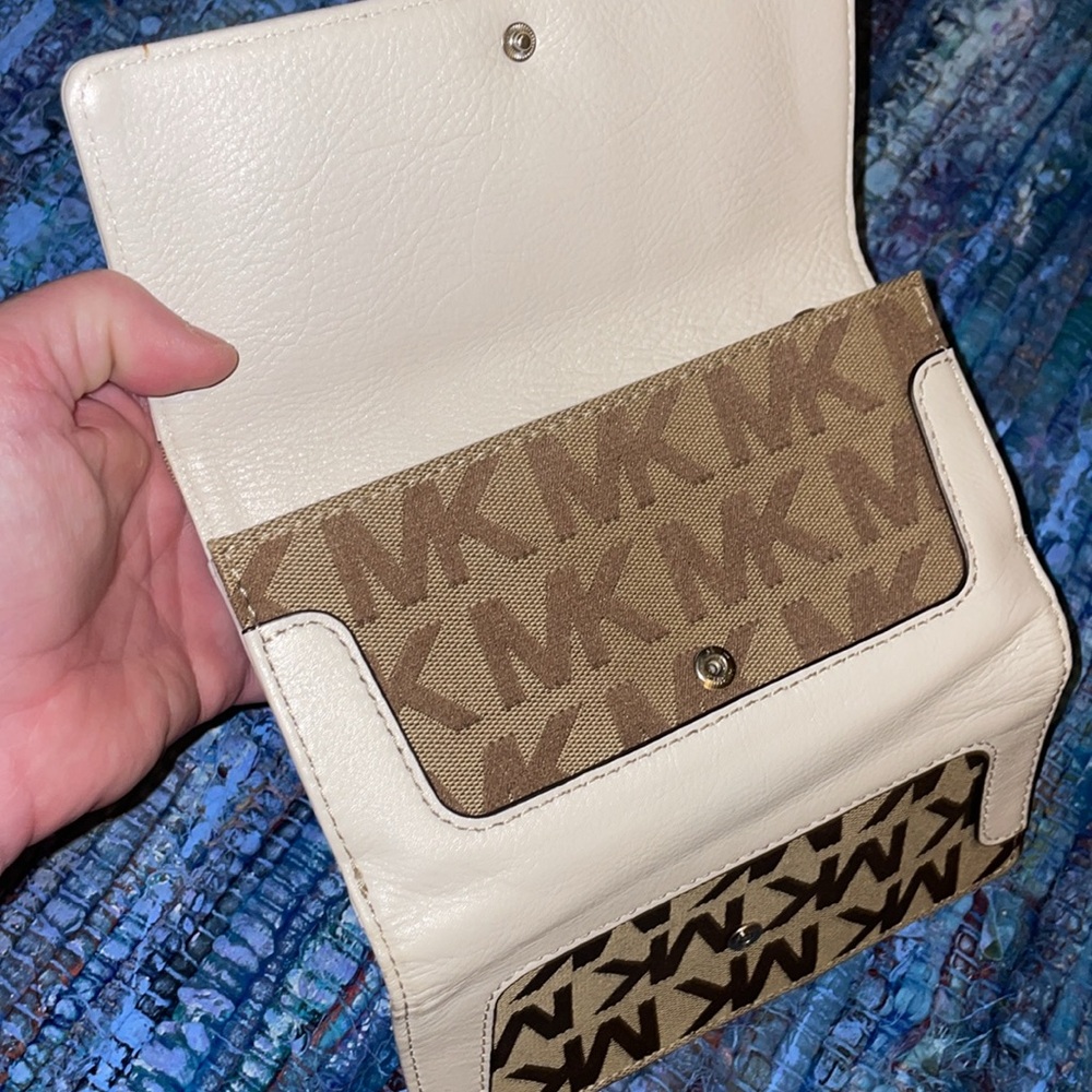 Michael Kors Brown and Cream Wallet. EUC. - Picture 7 of 13